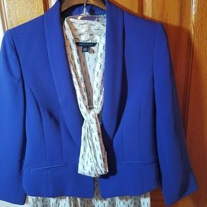 Tommy Hilfiger stylish crop blazer